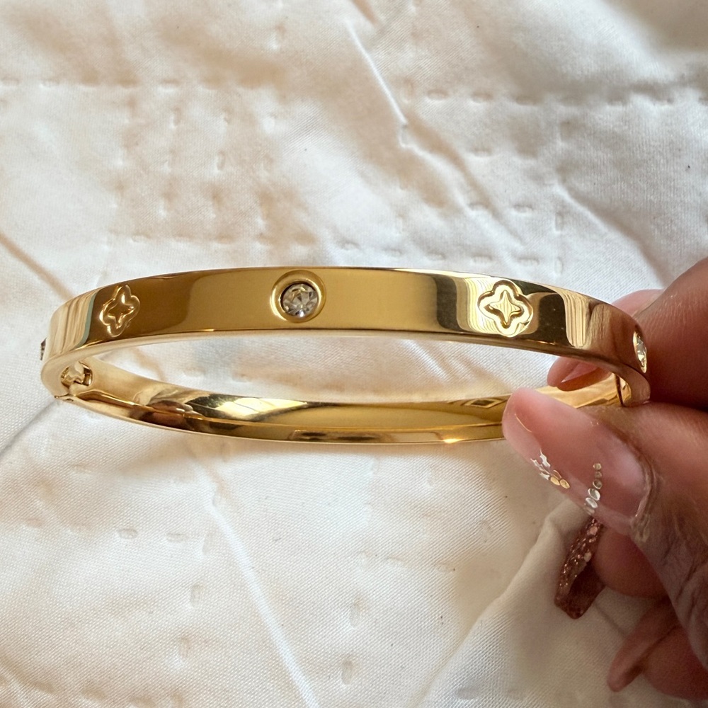 2 /$60 NWOT 18K Gold SS Bangle Bracelet - Picture 7 of 7